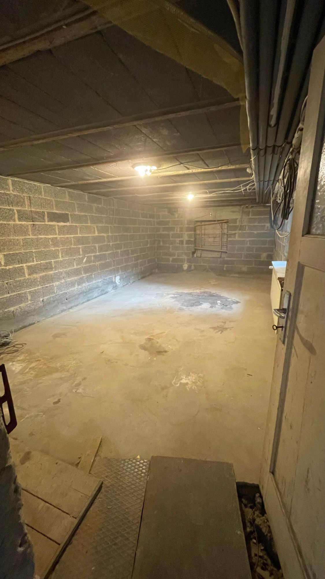 Freigeräumter Keller nach dem Einsatz